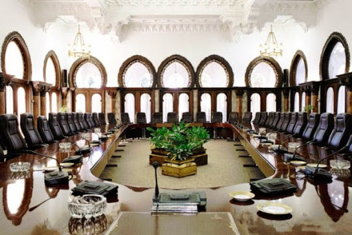 Faut-il un cabinet de crise ?