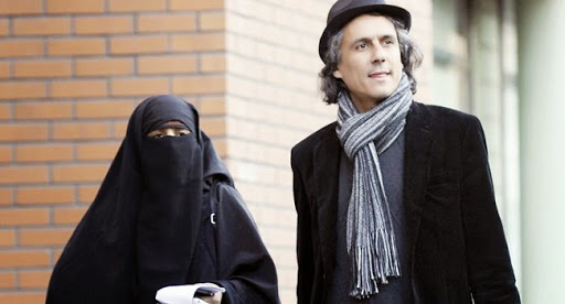 Femmes portant le niqab en France : bras de fer entre une députée UMP et Rachid Nekkaz