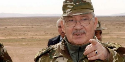 Gaïd Salah souligne l’importance des médias dans la consolidation de l’unité nationale