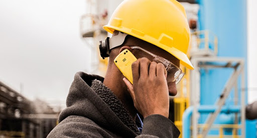 impact de la baisse du cours des hydrocarbures sur l’economie algerienne : la théorie de l’intelligence économique comme outil de prévision