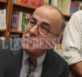 Karim Younès s&rsquo;inquiète de la chute des prix du pétrole, « Il est temps de redéfinir une stratégie de développement »