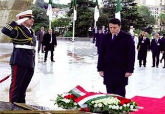 Le président du Conseil des ministres italien se recueille à la mémoire des martyrs de la Révolution