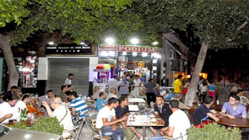 Les cafés d&rsquo;Alger, retour au temps d&rsquo;El Anka, Titiche, Hadj M&rsquo;rizek et du chaabi de la vieille médina