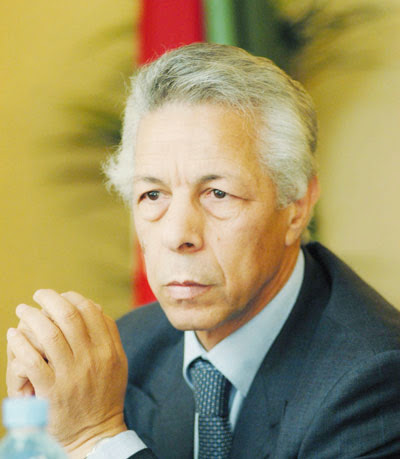 Mouloud Hamrouche à Sidi Bel-Abbès : «Je ne me sens pas concerné par l’écrit de la revue El Djeïch»