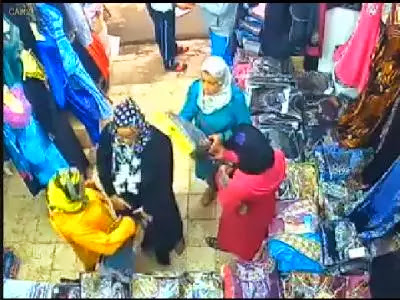 Oran: des femmes voilées volent dans un magasin