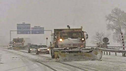 Pluies torrentielles, froid et plusieurs routes bloquées par la neige, Au coeur de l&rsquo;hiver
