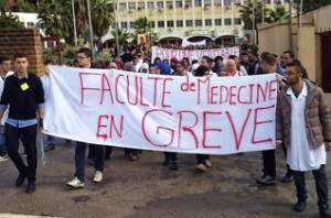 tizi-ouzou : ils ont battu le pavé hier pour crier leur ras-le-bol, les étudiants de la faculté de médecine dans la rue