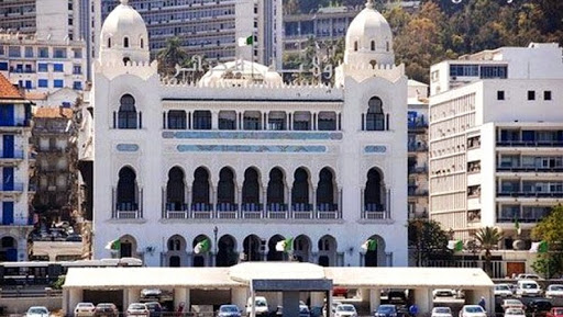 Wilaya d&rsquo;Alger: mettre un terme à l&rsquo;exploitation illicite des plages et des parkings (commission)