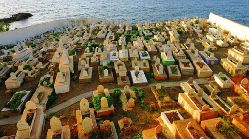 Alger et la « crise » des tombes