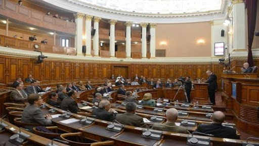 Assurances sociales: des parlementaires s&rsquo;interrogent sur la couverture sociale des assurés à l&rsquo;étranger