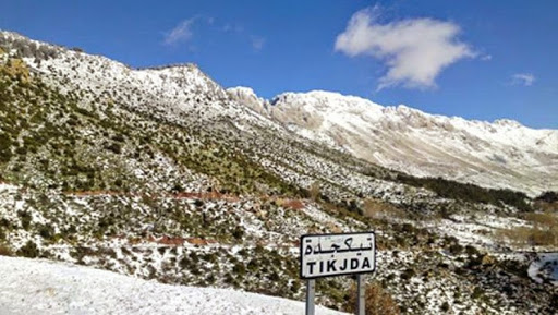 Bouira: la station climatique de Tikjda continue d’accueillir ses hôtes