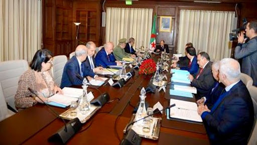 Communiqué du conseil restreint consacré au développement dans les wilayas du Sud et des Hauts Plateaux