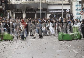 Des milliers de manifestants scandent à Alger, « Ne touchez pas à notre prophète »