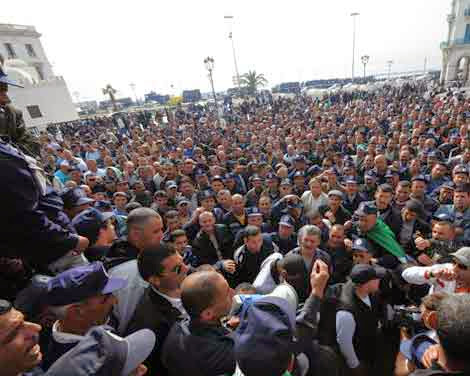 Ils attendent un emploi, une retraite et un logement ,Les 80.000 Patriotes en ébullition