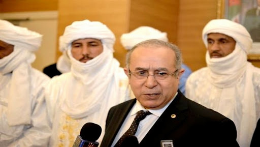 Lamamra condamne l&rsquo;attentat à la voiture piégée devant l&rsquo;ambassade d&rsquo;Algérie à Tripoli