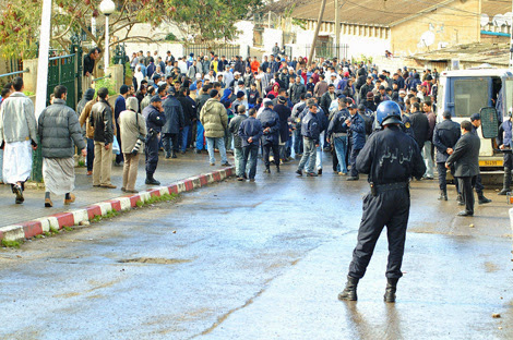 Les populations des régions mitoyennes affluent en masse, In Salah ne décolère pas