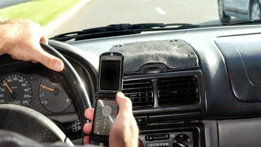 L&rsquo;usage du téléphone portable au volant à l&rsquo;origine de plus d&rsquo;une centaine d&rsquo;accidents de la circulation