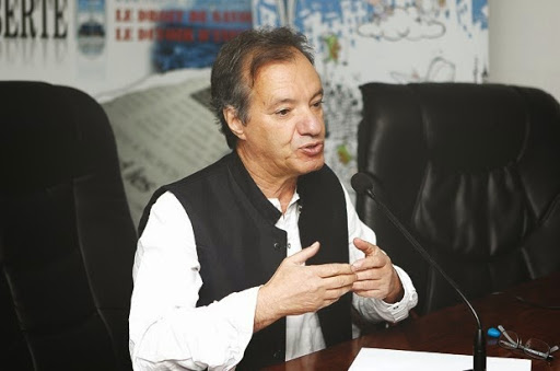 Mouloud Madoun, professeur à l’Indian institute of management, hier, au Forum de “liberté”  “La Constitution est le socle de tout développement”