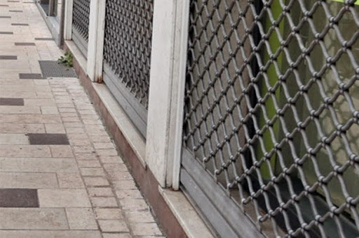 Par solidarité ou sous la menace des manifestants contre le gaz de schiste, Les commerces baissent rideau à In-Salah