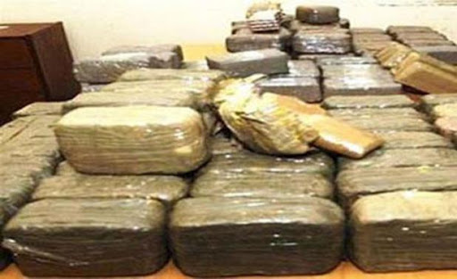 Près de 1000 Kg de drogue saisis, un contrebandier mis hors d&rsquo;état de nuire et un autre arrêté