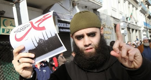 Profitant de la démission totale du pouvoir en place : Les islamistes «gagnent» du terrain