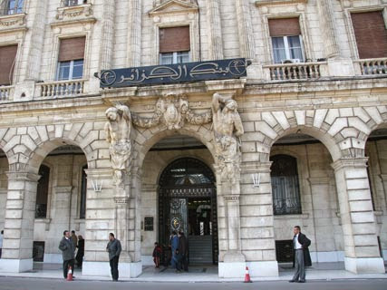 400 millions d&rsquo;euros trasférés illégalement par l&rsquo;une d&rsquo;entre elles, La razzia des banques étrangères