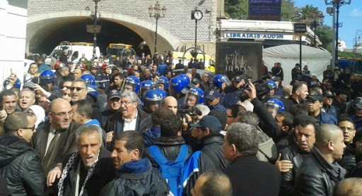 Arrestations massives des opposants au gaz de schiste à Alger