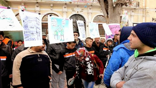 Batna: une association investit les trottoirs pour sensibiliser à la lutte contre le cancer