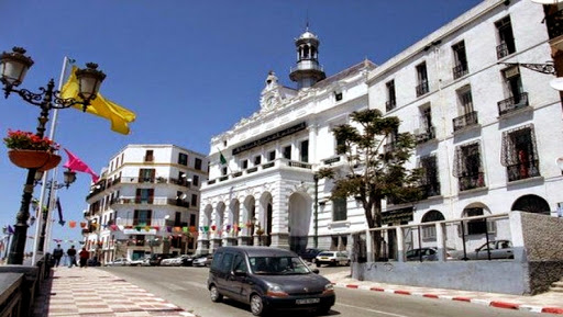 Constantine capitale de la culture arabe: plus de 100 agents communaux pour le nettoiement de la ville