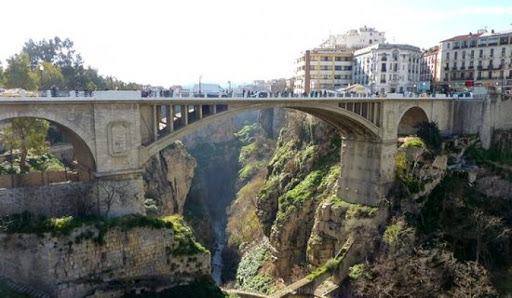 Constantine capitale de la culture arabe: roulement en 3 x 8 pour rattraper les retards