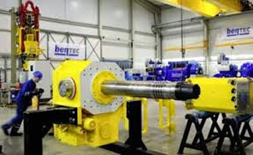 Création de nouveaux groupes publics pour la relance du secteur industriel