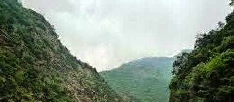 L’axe routier Blida-Médéa fermée à la circulation aux gorges de la Chiffa par un éboulement