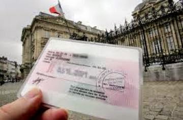 Le droit au séjour en France à travers le travail