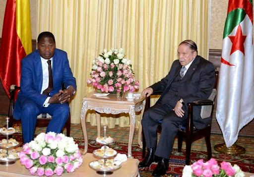 Le président Bouteflika s’entretient en tête-à-tête avec son homologue du Bénin