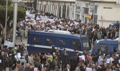 Marche à Alger contre Charlie Hebdo: trois ans de prison ferme requises contre 15 manifestants