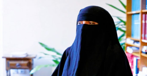 Pourquoi la France verse mensuellement 2500 euros à la sœur de Mohamed Merah ?!