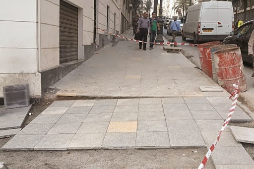 Réfection des trottoirs à Alger, L’eldorado des bricoleurs