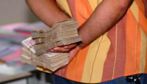 Après deux refus : Le gouvernement voudrait à nouveau imposer l’obligation du recours au chèque