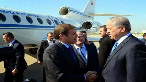 Arrivée à Alger du Premier ministre portugais