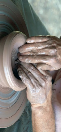 Céramique et poterie: cinq conventions pour la promotion de la production des pâtes blanche et rouge