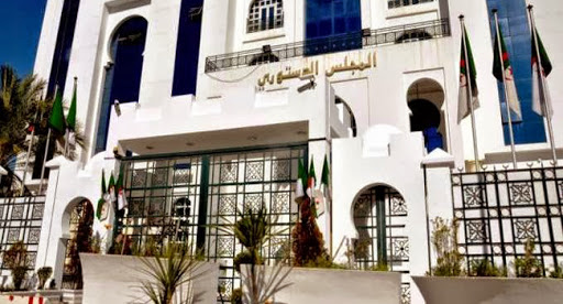 dans le cadre d’objectifs precis tenant compte des mutations geostrategiques mondiales : la future révision de la constitution en algérie doit répondre aux aspirations du peuple algérien