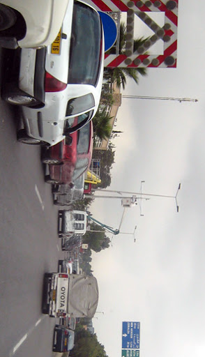 Des zones entières dans le noir, des feux tricolores éteints, des poteaux rouillés, Qui s’occupe du réseau d’éclairage public ?