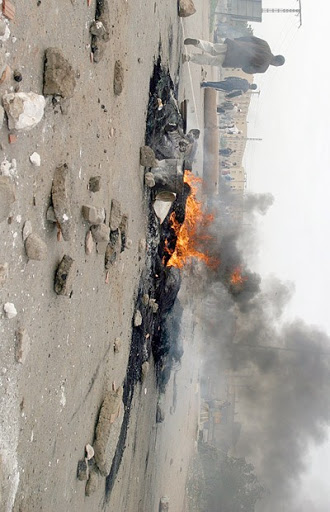 Expulsion de familles vivant dans des caves à Oran, Confrontation entre la police et les protestataires à l’Usto