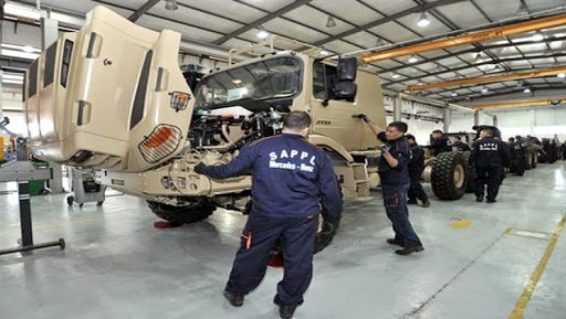 Fabrication de camions militaires Mercedes: un important pas dans la relance industrielle