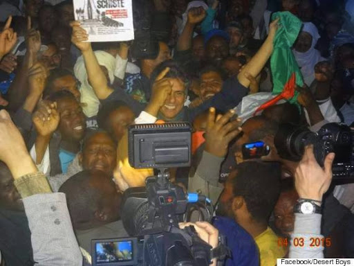 La police expulse Rachid Nekkaz de In Salah: « Ne bougez plus! Vous êtes interdit à Tamanrasset »