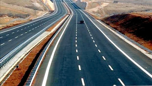 L’autoroute de tous les mauvais records La plus chère, la plus corrompue, la plus mauvaise, la plus inachevée et la plus dangereuse