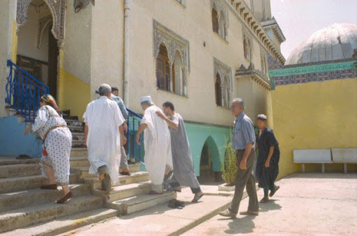 Lutte contre l’extrémisme religieux,  La zaouïa Rahmania ou le retour à l’islam des ancêtres
