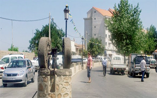 Sit-in des employées de la Chemiserie de Larbaâ-Nath-Irathen