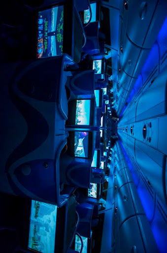 Emirates / National Geographic Studios : «Living in the Age of Airplanes »