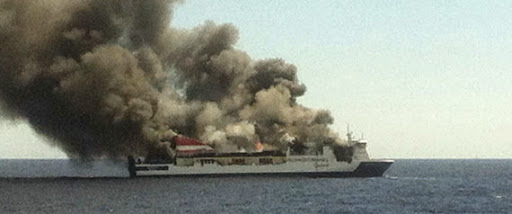 Espagne : un ferry en feu évacué au large des Baléares, trois blessés